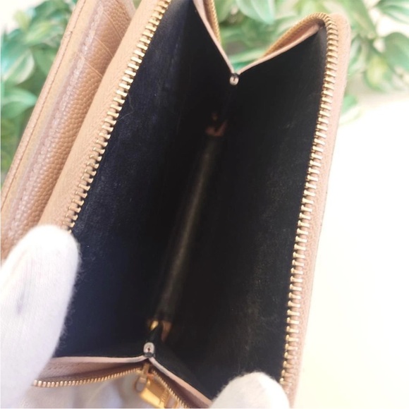 Yves Saint Laurent Pink Quilted Wallet - Picture 10 of 11